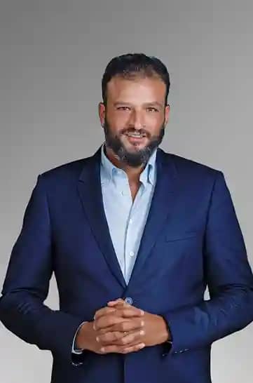 ايمن عباس ويكيبيديا السيرة الذاتية
